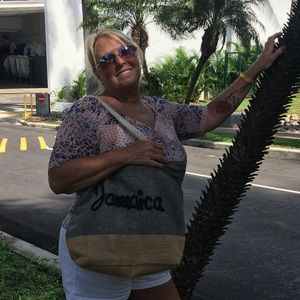 Meet your Posher, Vicki